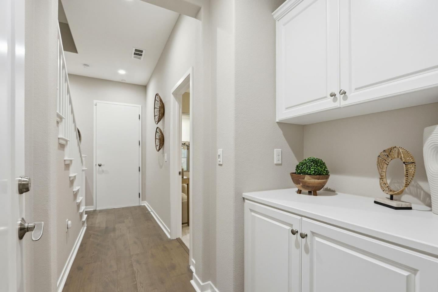 Detail Gallery Image 14 of 43 For 975 Cassia Pl, San Jose,  CA 95131 - 3 Beds | 3/1 Baths