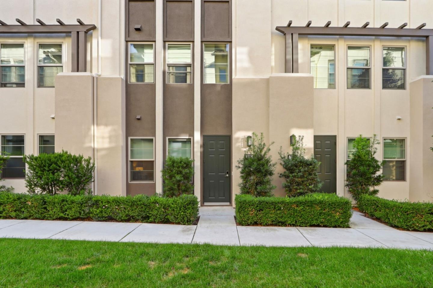 Detail Gallery Image 2 of 43 For 975 Cassia Pl, San Jose,  CA 95131 - 3 Beds | 3/1 Baths