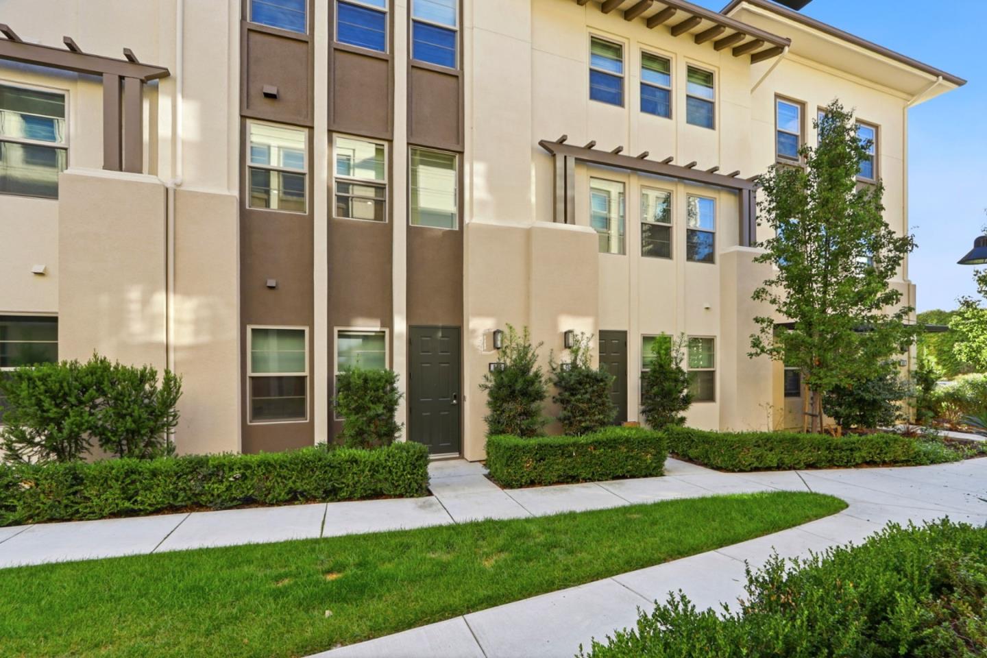 Detail Gallery Image 3 of 43 For 975 Cassia Pl, San Jose,  CA 95131 - 3 Beds | 3/1 Baths