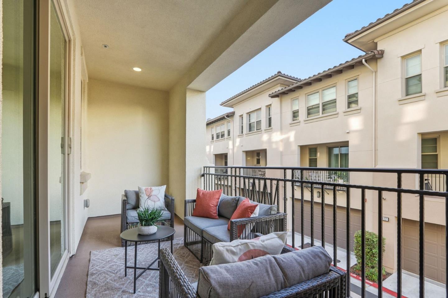 Detail Gallery Image 31 of 43 For 975 Cassia Pl, San Jose,  CA 95131 - 3 Beds | 3/1 Baths