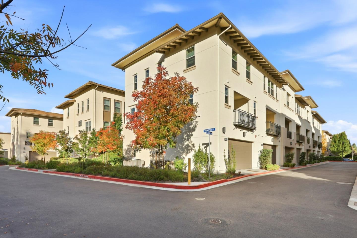 Detail Gallery Image 34 of 43 For 975 Cassia Pl, San Jose,  CA 95131 - 3 Beds | 3/1 Baths