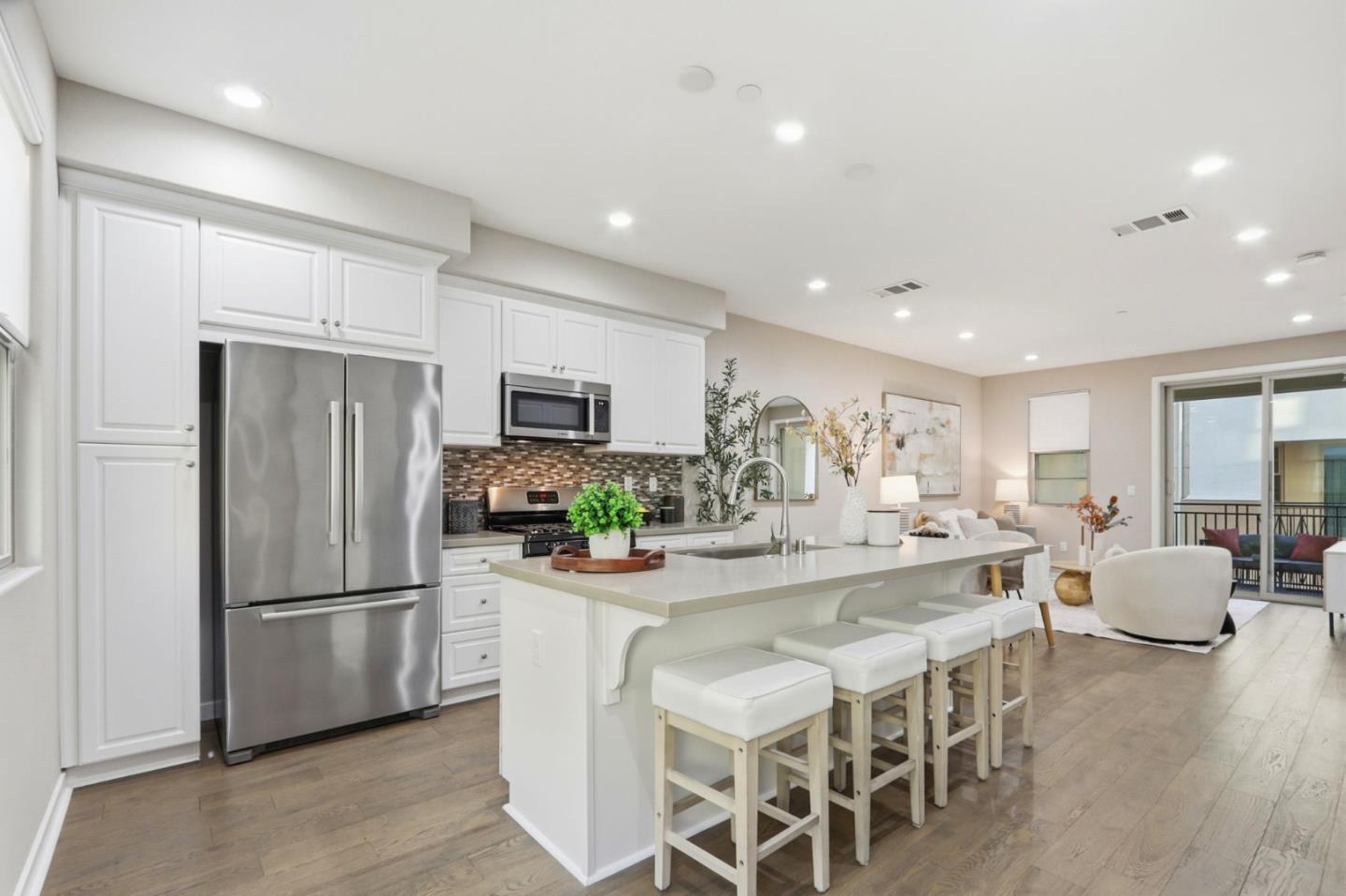 Detail Gallery Image 7 of 43 For 975 Cassia Pl, San Jose,  CA 95131 - 3 Beds | 3/1 Baths