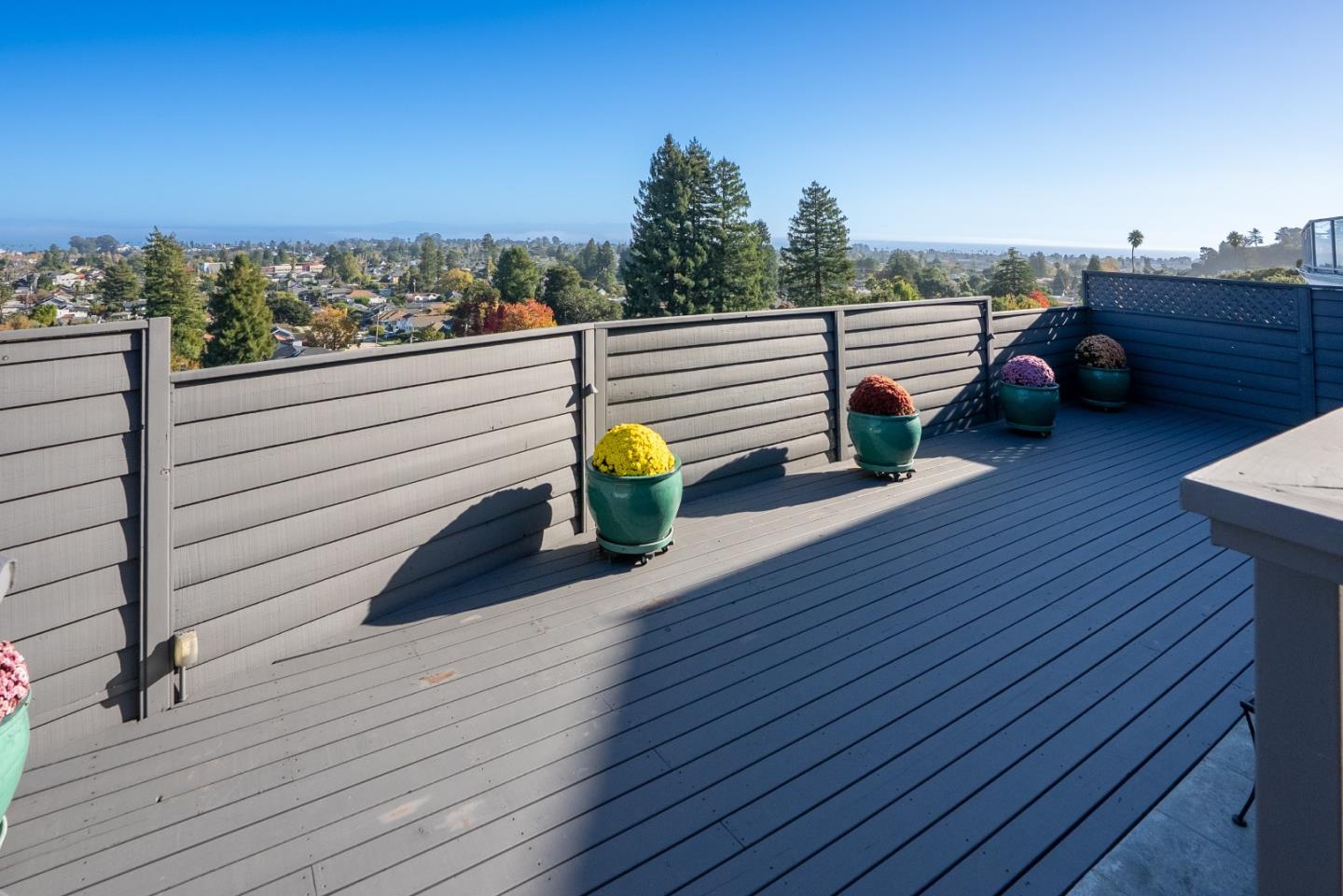 Detail Gallery Image 10 of 56 For 902 Laurent St, Santa Cruz,  CA 95060 - 3 Beds | 2/1 Baths