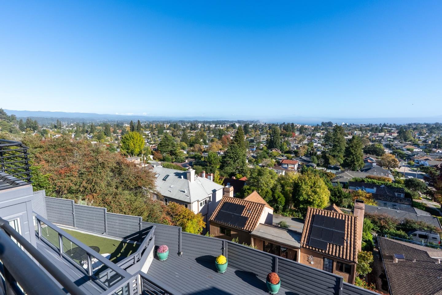 Detail Gallery Image 16 of 56 For 902 Laurent St, Santa Cruz,  CA 95060 - 3 Beds | 2/1 Baths