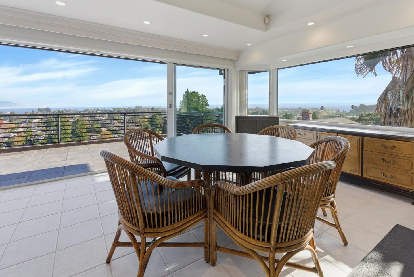 Detail Gallery Image 21 of 56 For 902 Laurent St, Santa Cruz,  CA 95060 - 3 Beds | 2/1 Baths