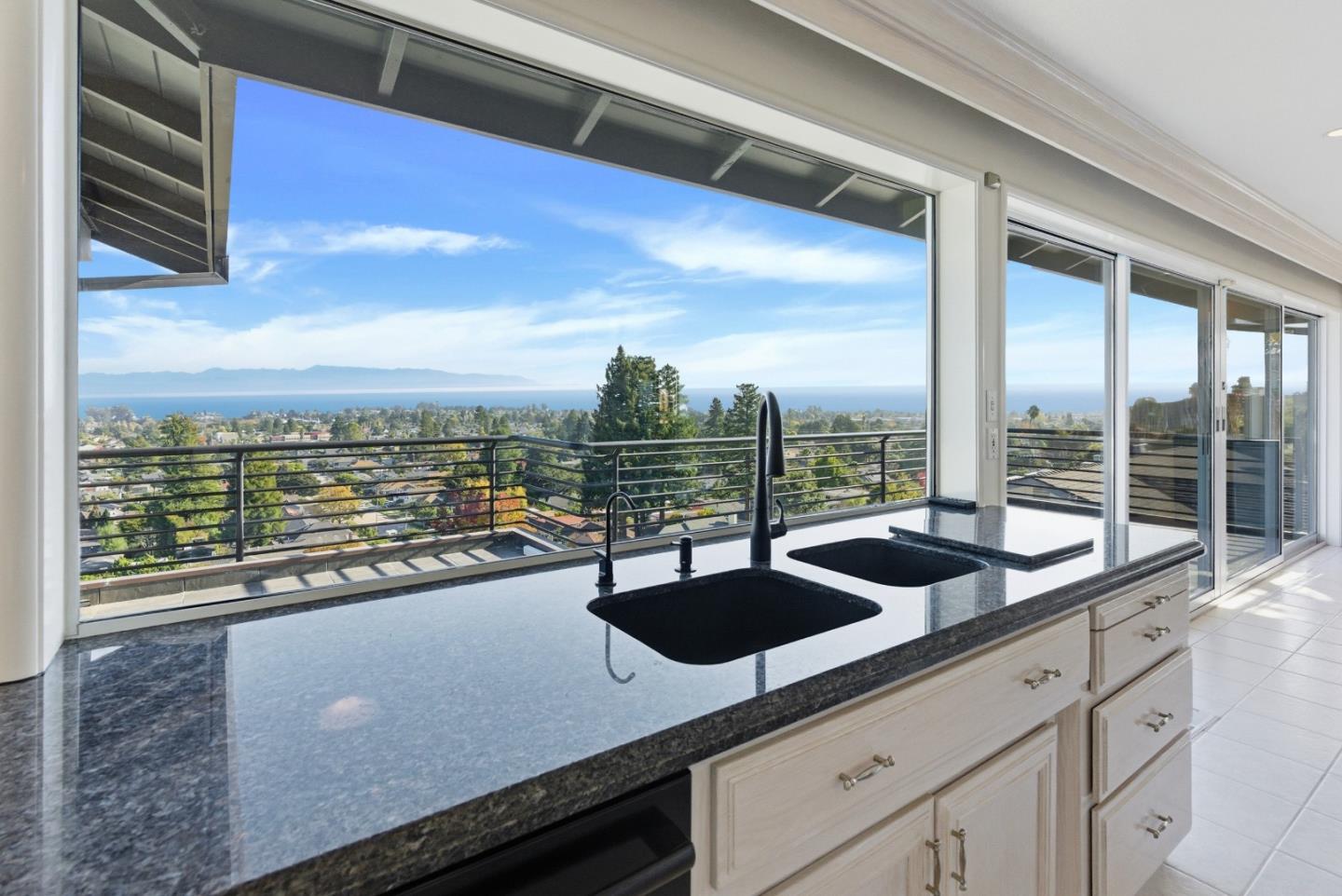 Detail Gallery Image 33 of 56 For 902 Laurent St, Santa Cruz,  CA 95060 - 3 Beds | 2/1 Baths