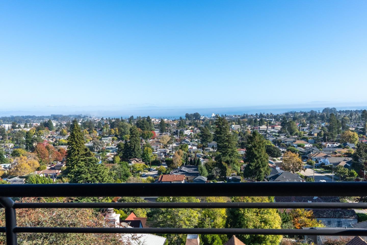 Detail Gallery Image 5 of 56 For 902 Laurent St, Santa Cruz,  CA 95060 - 3 Beds | 2/1 Baths