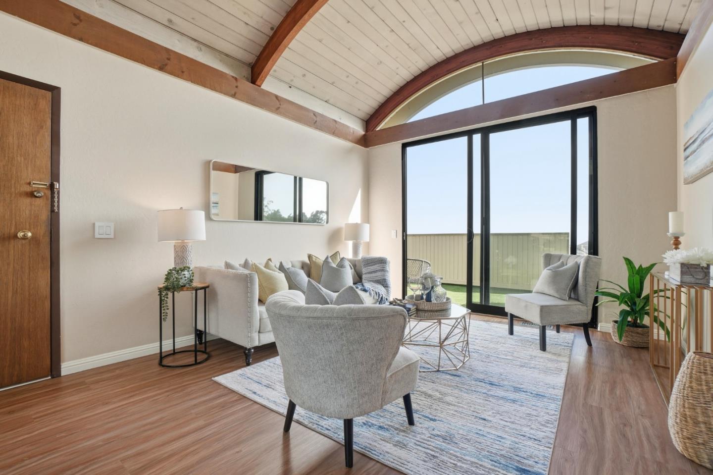 Detail Gallery Image 3 of 29 For 1927 Diamond St #2,  San Francisco,  CA 94131 - 2 Beds | 1 Baths