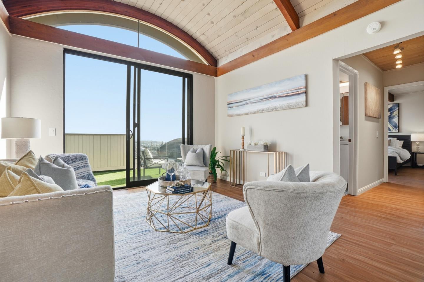 Detail Gallery Image 4 of 29 For 1927 Diamond St #2,  San Francisco,  CA 94131 - 2 Beds | 1 Baths