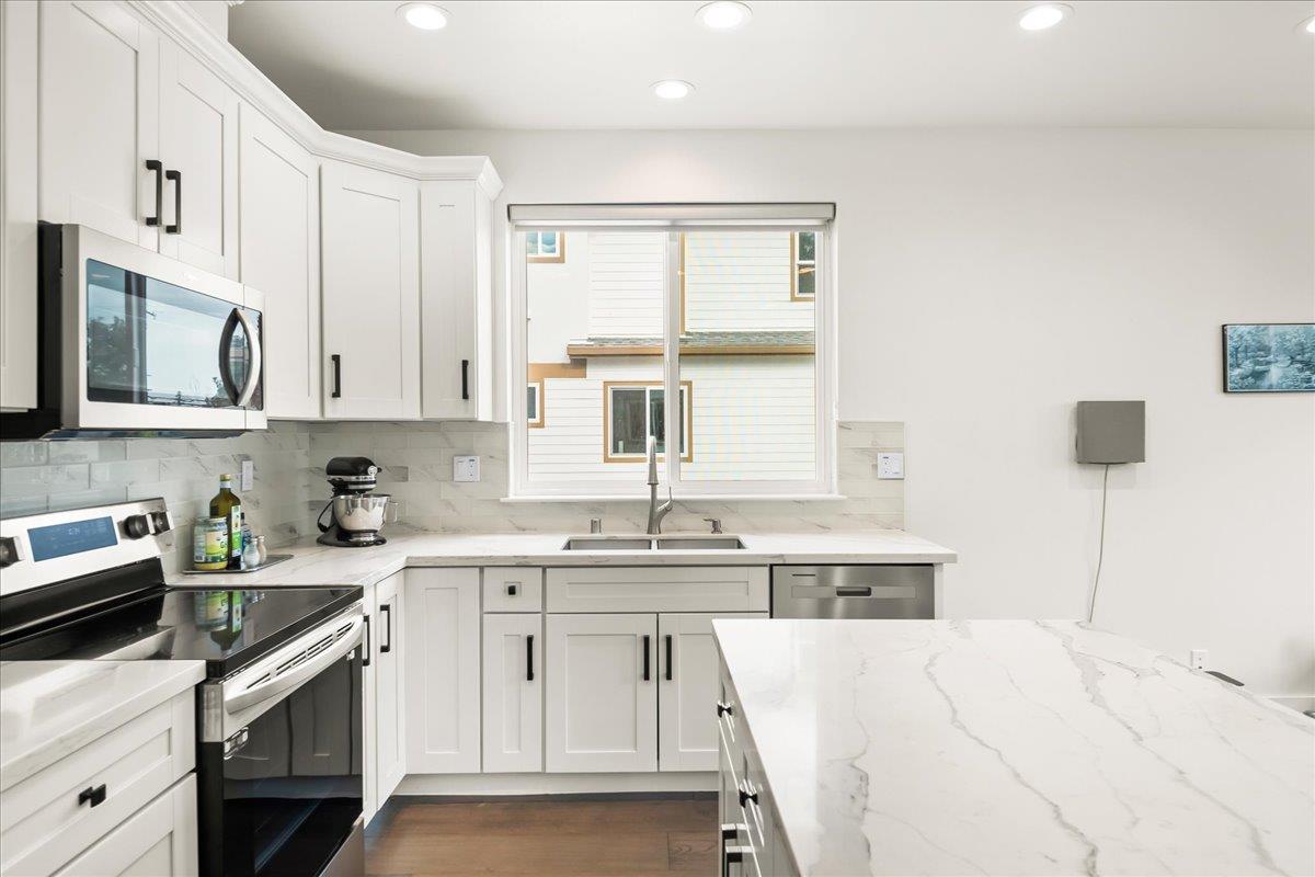 Detail Gallery Image 10 of 29 For 202 W Rincon Ave, Campbell,  CA 95008 - 4 Beds | 4 Baths