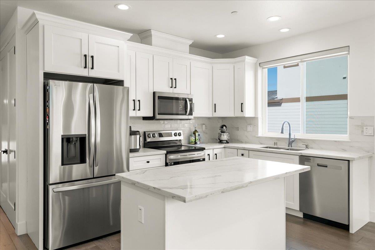 Detail Gallery Image 11 of 29 For 202 W Rincon Ave, Campbell,  CA 95008 - 4 Beds | 4 Baths