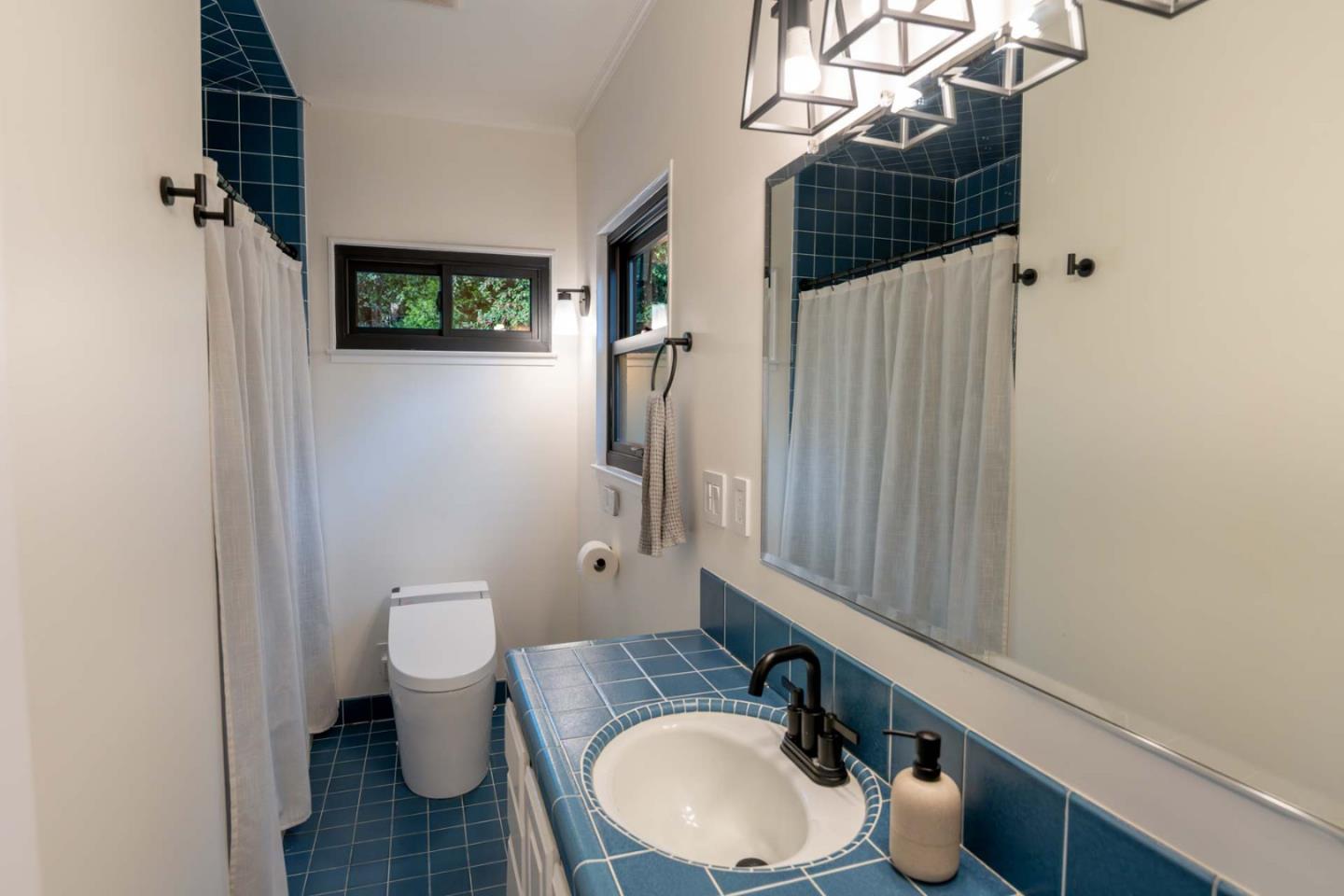 Detail Gallery Image 13 of 26 For 25315 Flanders Dr, Carmel,  CA 93923 - 3 Beds | 2/2 Baths