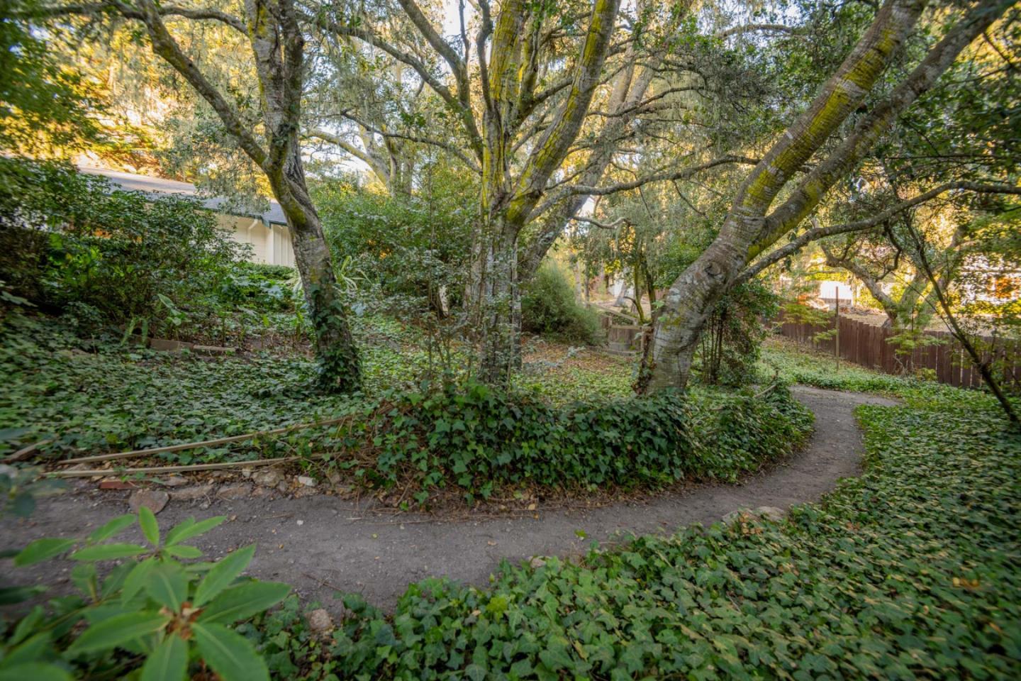 Detail Gallery Image 21 of 26 For 25315 Flanders Dr, Carmel,  CA 93923 - 3 Beds | 2/2 Baths