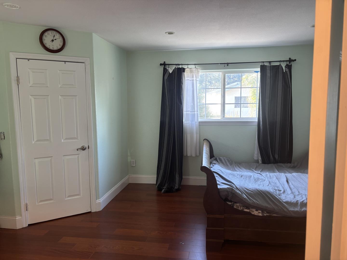 Detail Gallery Image 10 of 18 For 3455 Cuesta Dr, San Jose,  CA 95148 - 4 Beds | 2/1 Baths