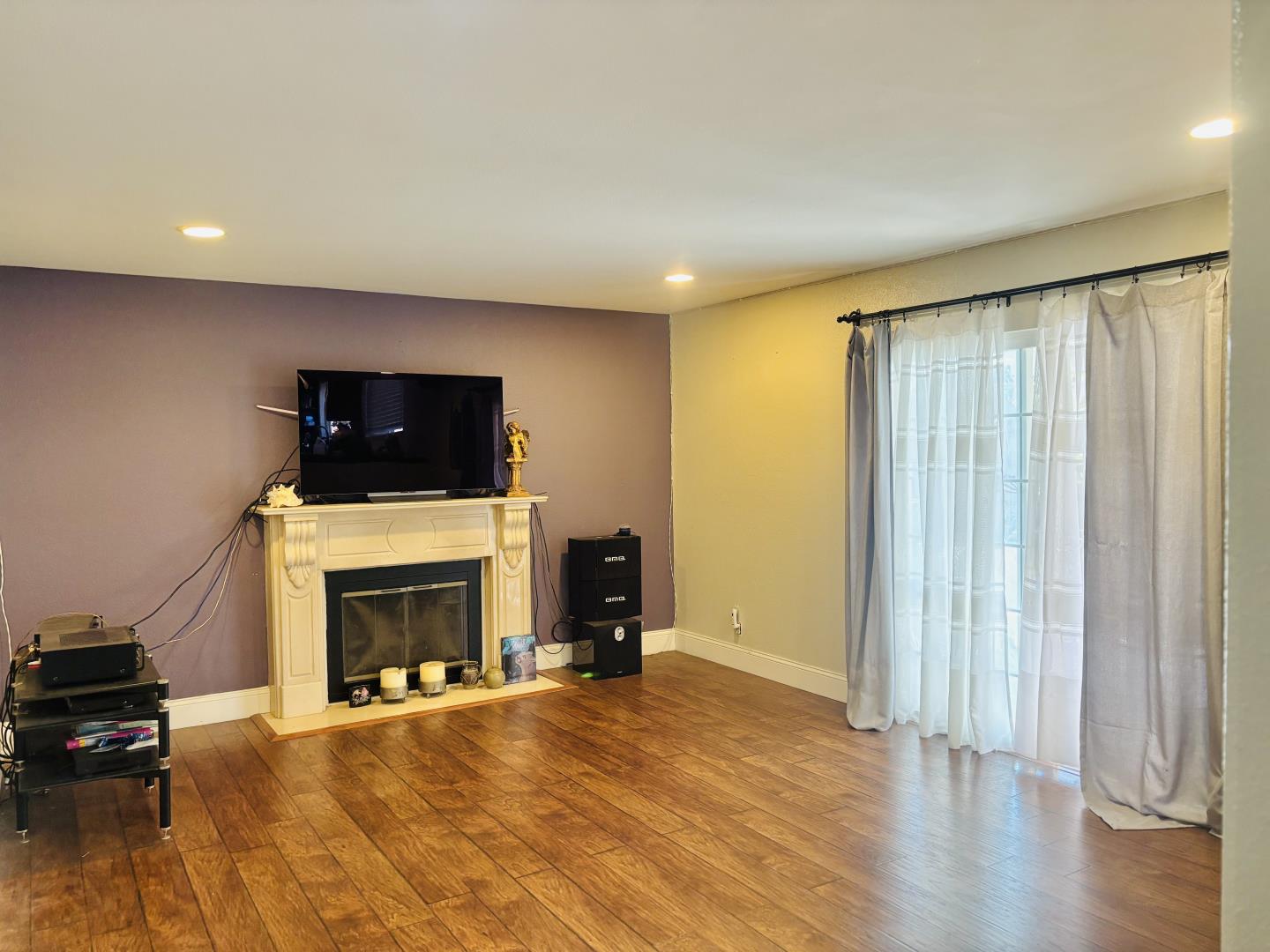 Detail Gallery Image 9 of 18 For 3455 Cuesta Dr, San Jose,  CA 95148 - 4 Beds | 2/1 Baths