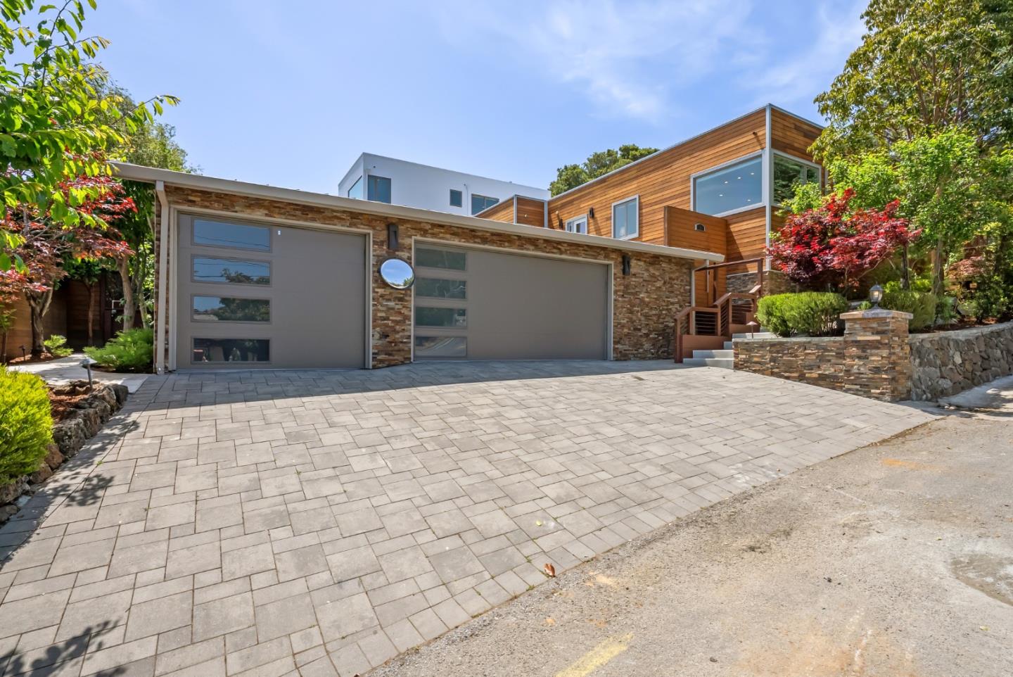 Detail Gallery Image 106 of 110 For 1 Millbrae Cir, Millbrae,  CA 94030 - 5 Beds | 4 Baths