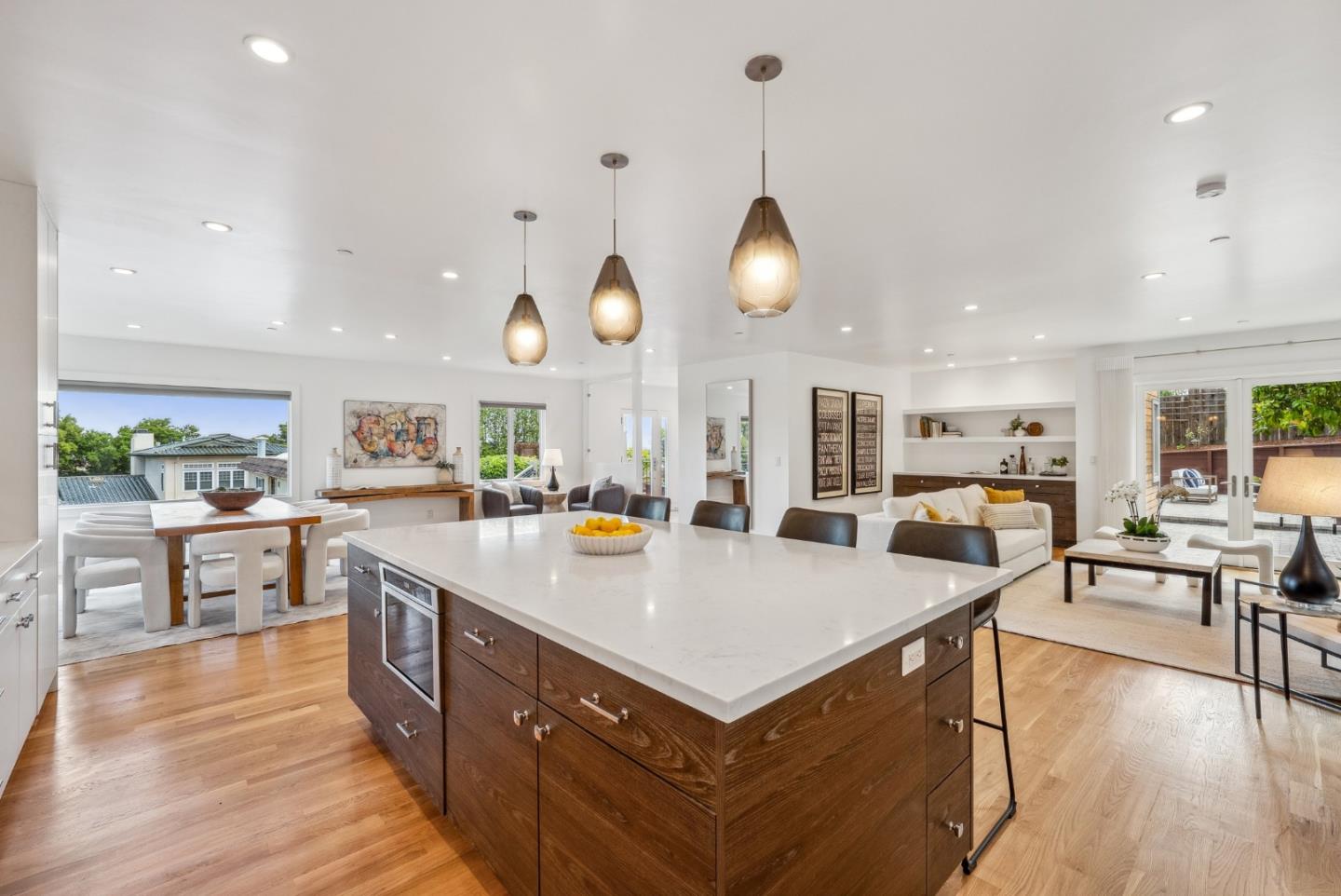 Detail Gallery Image 14 of 110 For 1 Millbrae Cir, Millbrae,  CA 94030 - 5 Beds | 4 Baths