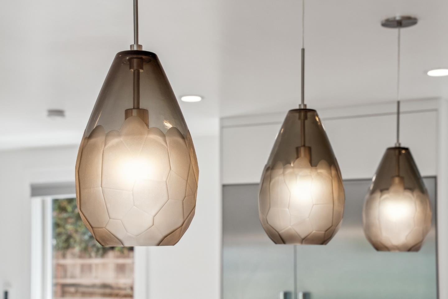 Detail Gallery Image 15 of 110 For 1 Millbrae Cir, Millbrae,  CA 94030 - 5 Beds | 4 Baths