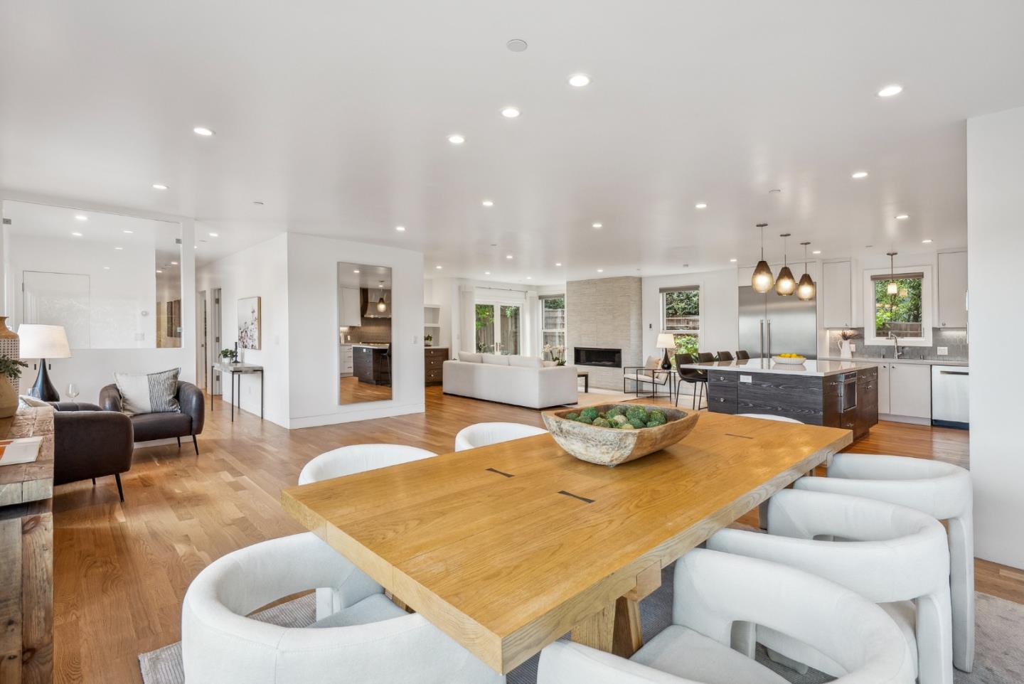 Detail Gallery Image 22 of 110 For 1 Millbrae Cir, Millbrae,  CA 94030 - 5 Beds | 4 Baths