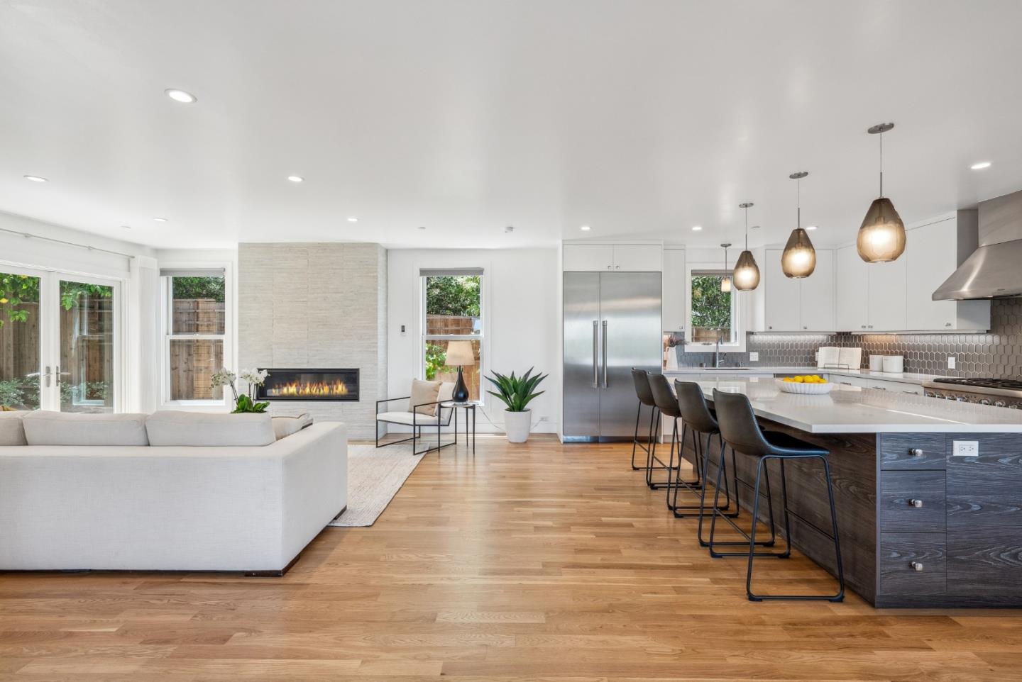 Detail Gallery Image 23 of 110 For 1 Millbrae Cir, Millbrae,  CA 94030 - 5 Beds | 4 Baths