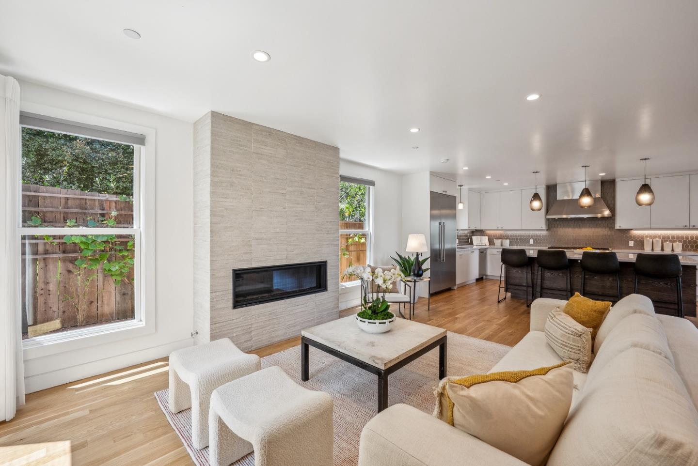 Detail Gallery Image 35 of 110 For 1 Millbrae Cir, Millbrae,  CA 94030 - 5 Beds | 4 Baths