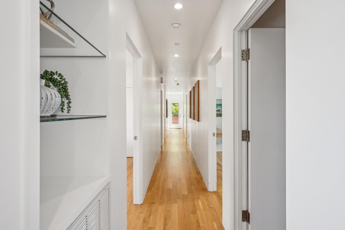 Detail Gallery Image 38 of 110 For 1 Millbrae Cir, Millbrae,  CA 94030 - 5 Beds | 4 Baths