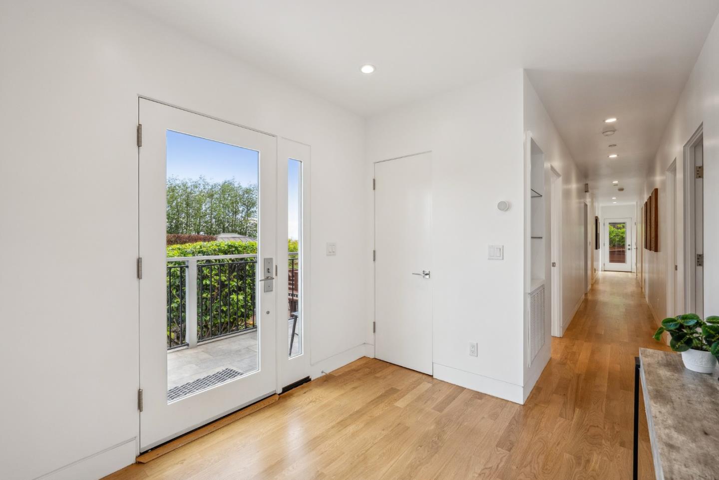 Detail Gallery Image 6 of 110 For 1 Millbrae Cir, Millbrae,  CA 94030 - 5 Beds | 4 Baths