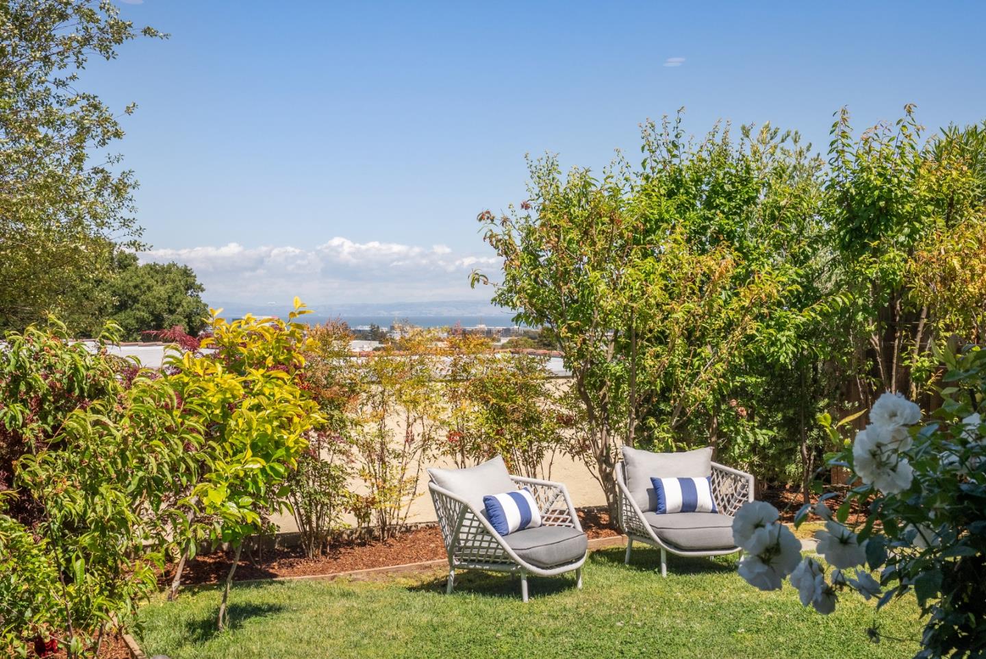 Detail Gallery Image 63 of 110 For 1 Millbrae Cir, Millbrae,  CA 94030 - 5 Beds | 4 Baths