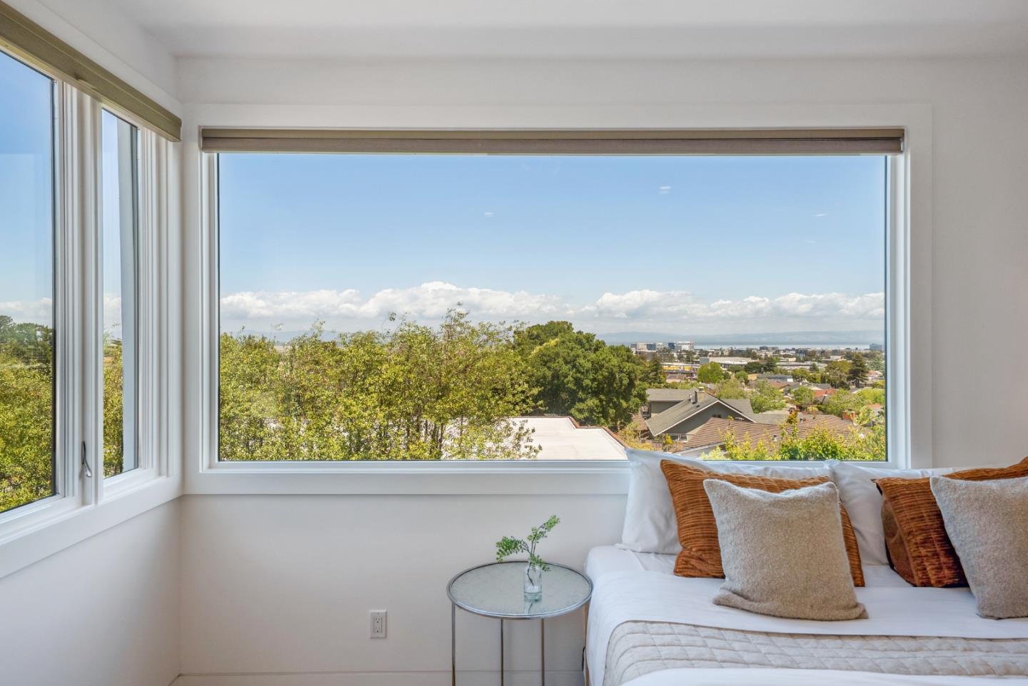 Detail Gallery Image 72 of 110 For 1 Millbrae Cir, Millbrae,  CA 94030 - 5 Beds | 4 Baths