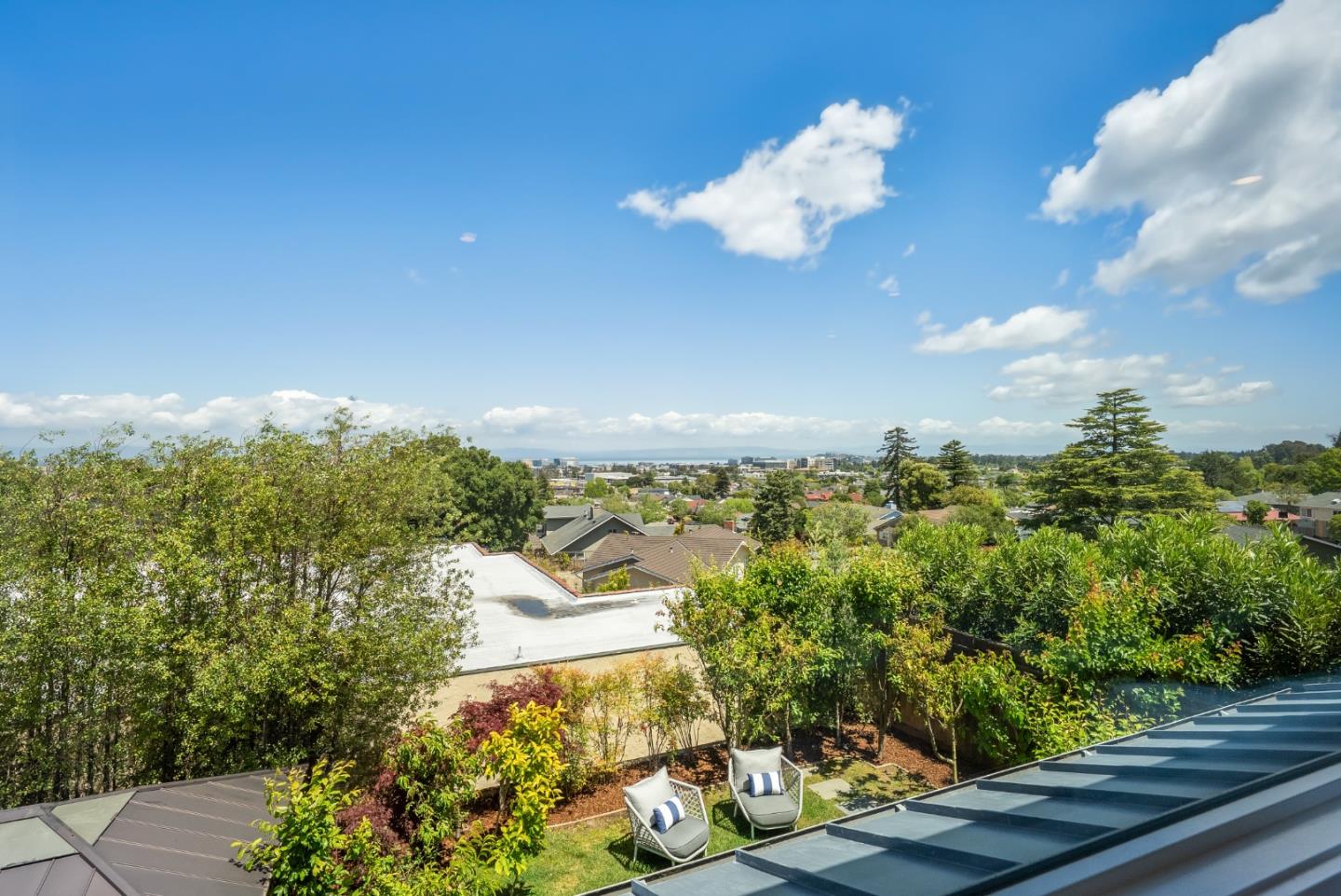 Detail Gallery Image 73 of 110 For 1 Millbrae Cir, Millbrae,  CA 94030 - 5 Beds | 4 Baths