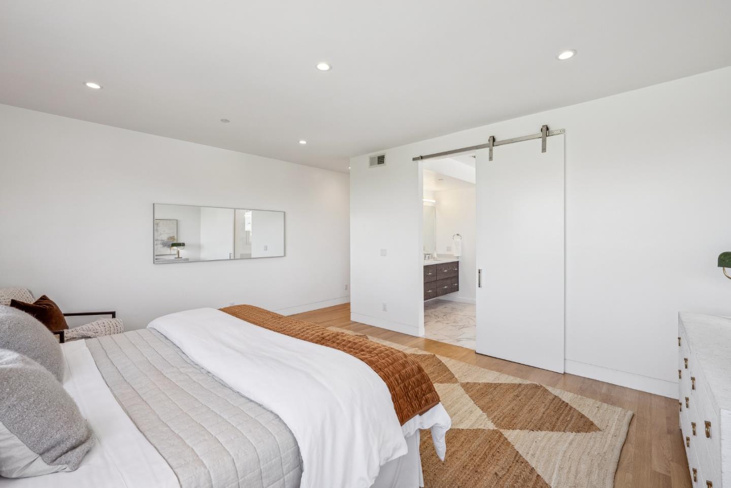 Detail Gallery Image 74 of 110 For 1 Millbrae Cir, Millbrae,  CA 94030 - 5 Beds | 4 Baths