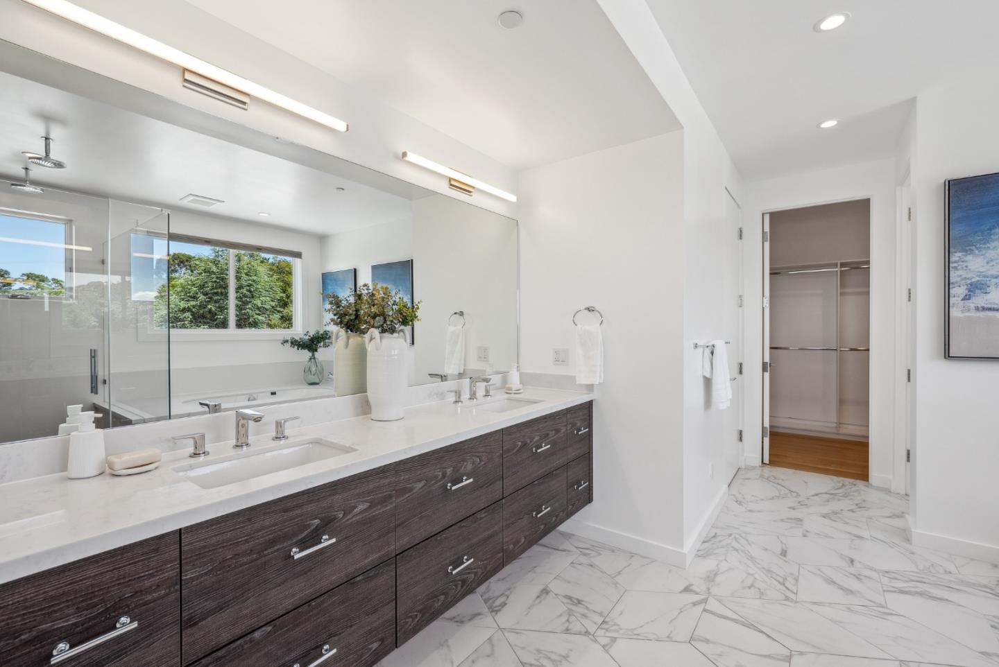 Detail Gallery Image 75 of 110 For 1 Millbrae Cir, Millbrae,  CA 94030 - 5 Beds | 4 Baths