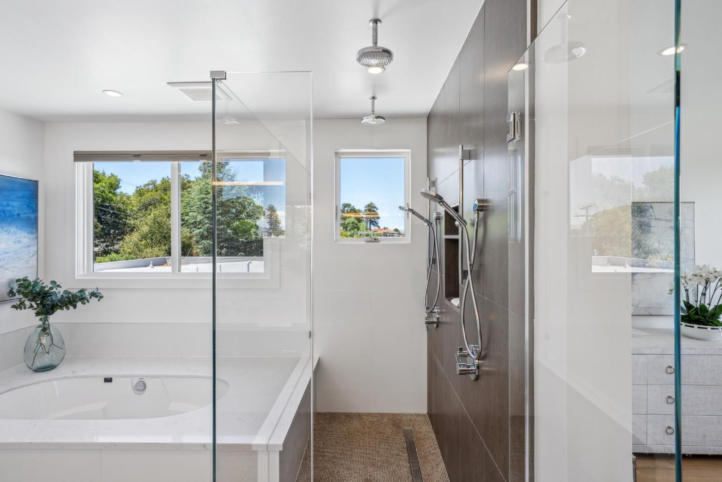 Detail Gallery Image 77 of 110 For 1 Millbrae Cir, Millbrae,  CA 94030 - 5 Beds | 4 Baths