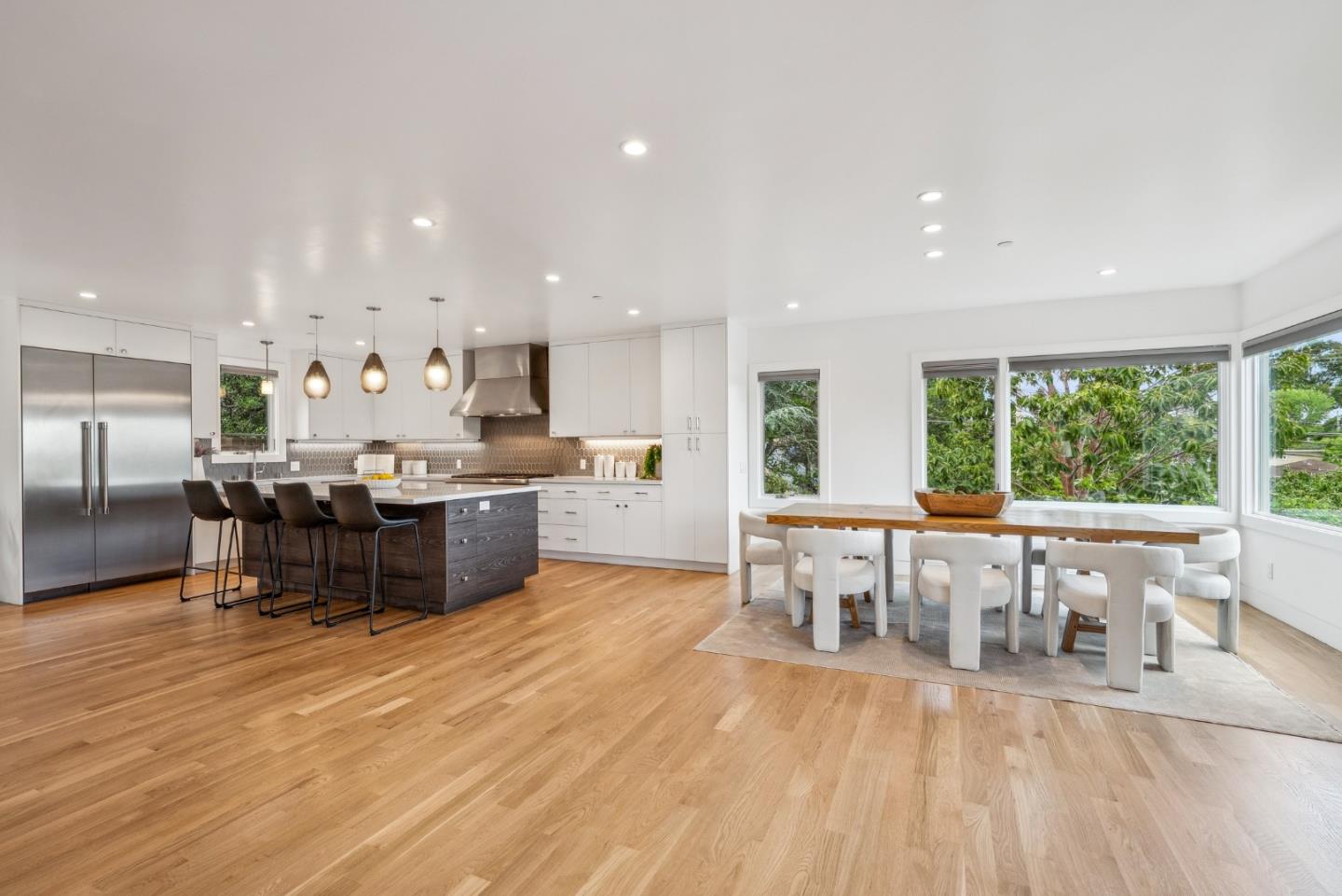 Detail Gallery Image 8 of 110 For 1 Millbrae Cir, Millbrae,  CA 94030 - 5 Beds | 4 Baths