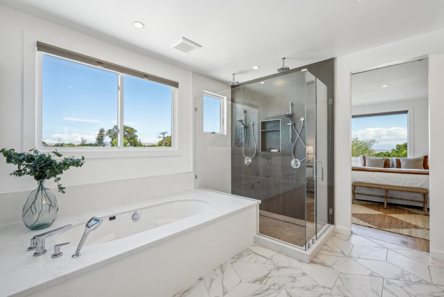 Detail Gallery Image 80 of 110 For 1 Millbrae Cir, Millbrae,  CA 94030 - 5 Beds | 4 Baths