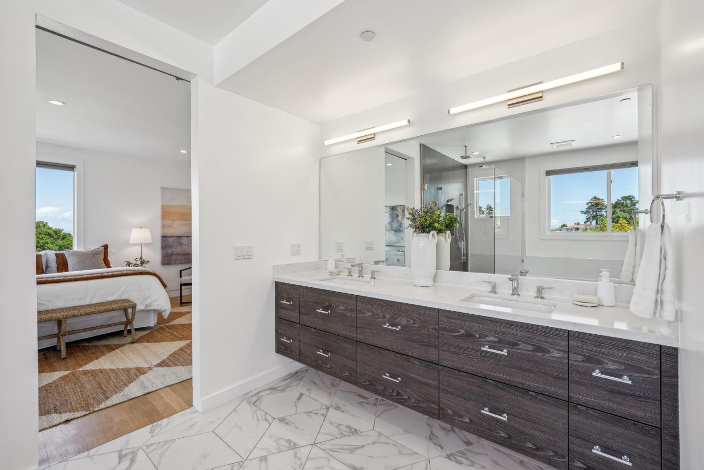 Detail Gallery Image 81 of 110 For 1 Millbrae Cir, Millbrae,  CA 94030 - 5 Beds | 4 Baths