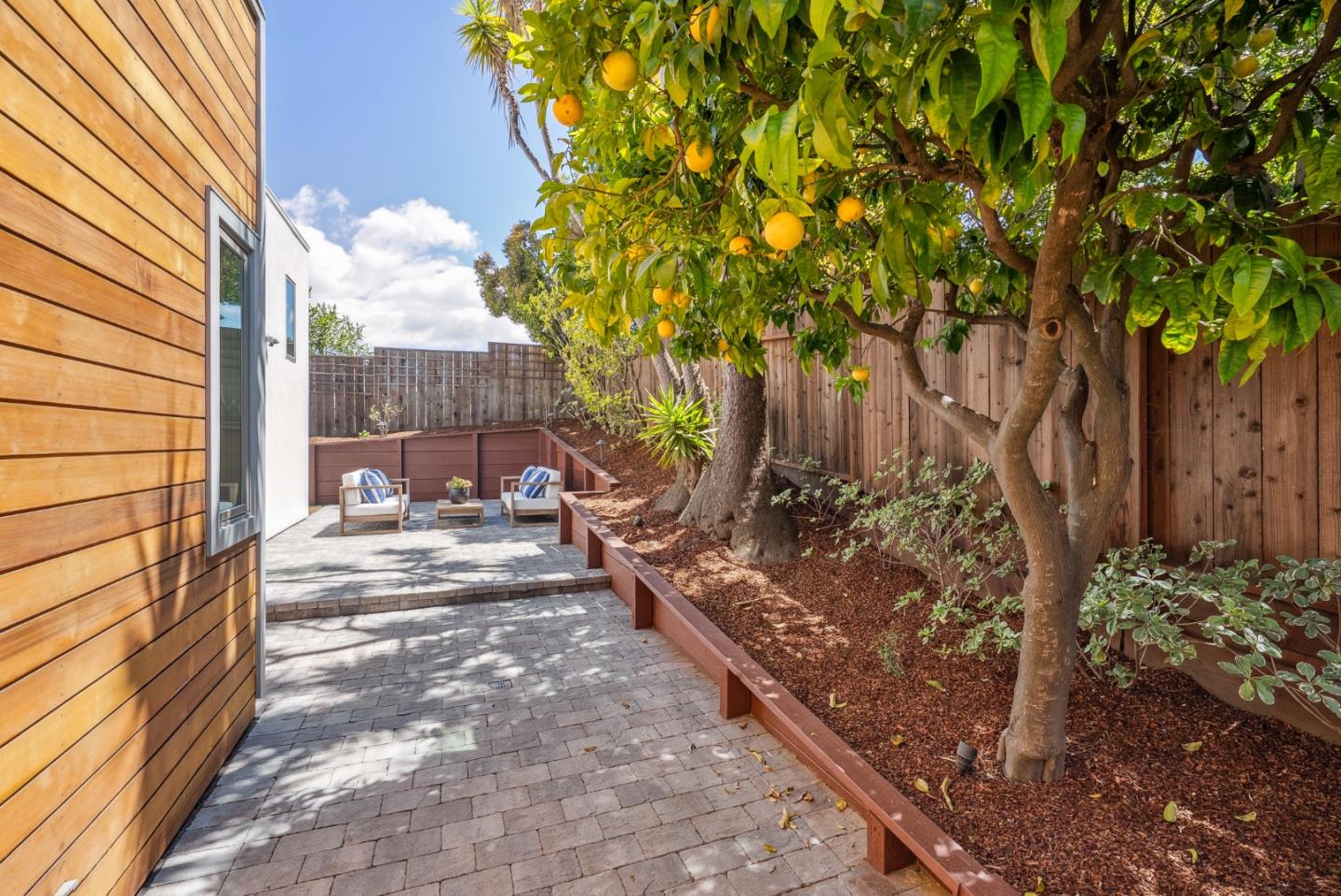 Detail Gallery Image 86 of 110 For 1 Millbrae Cir, Millbrae,  CA 94030 - 5 Beds | 4 Baths