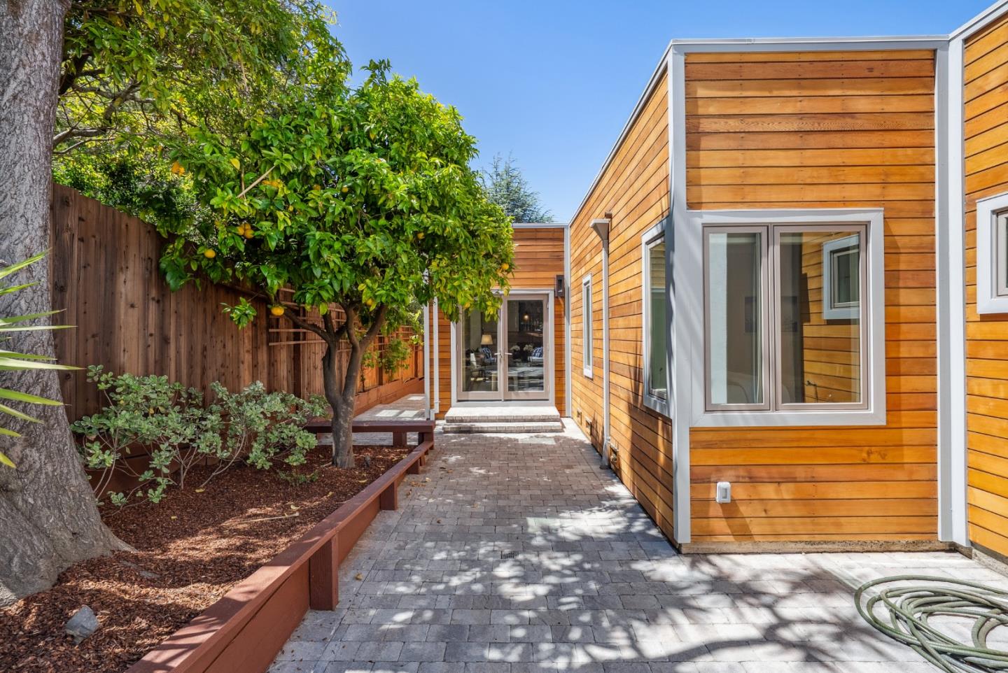 Detail Gallery Image 88 of 110 For 1 Millbrae Cir, Millbrae,  CA 94030 - 5 Beds | 4 Baths