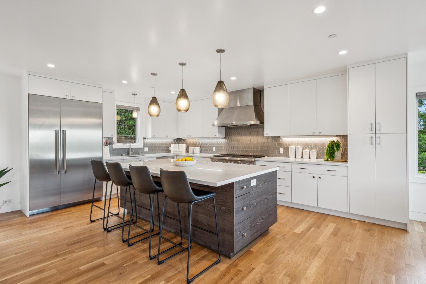 Detail Gallery Image 9 of 110 For 1 Millbrae Cir, Millbrae,  CA 94030 - 5 Beds | 4 Baths