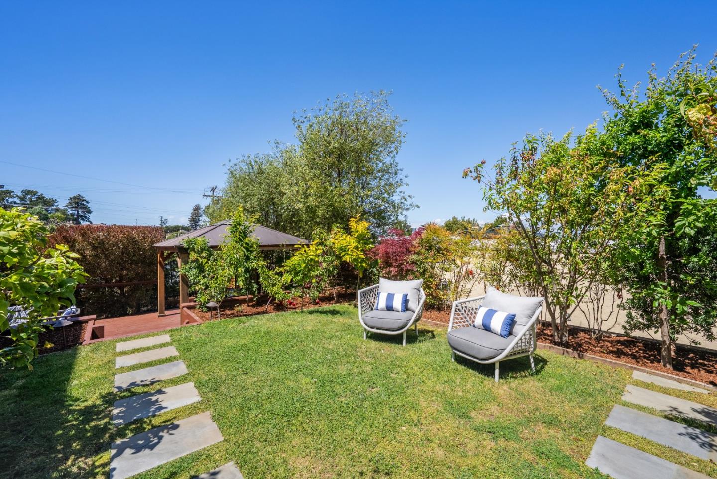 Detail Gallery Image 93 of 110 For 1 Millbrae Cir, Millbrae,  CA 94030 - 5 Beds | 4 Baths