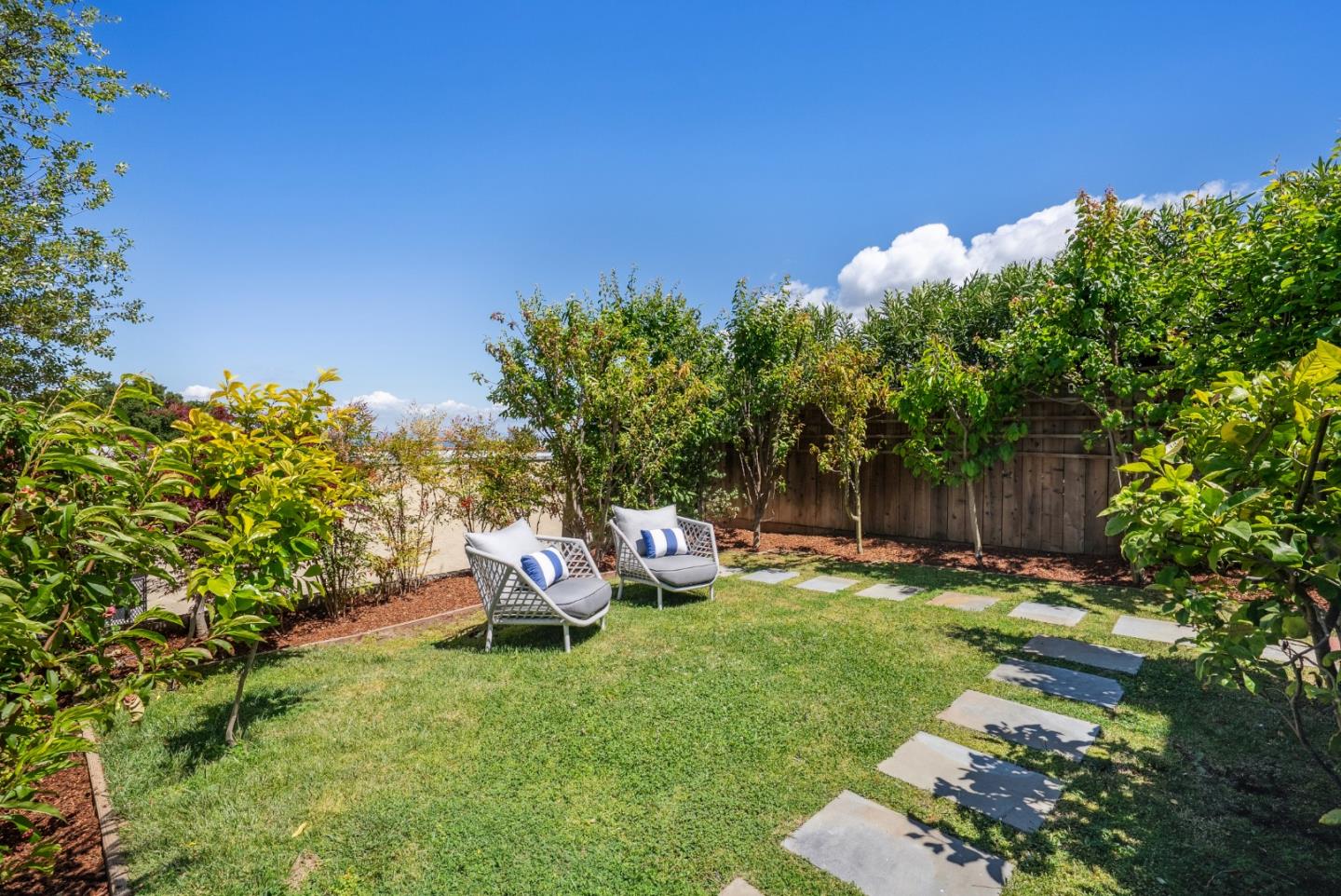 Detail Gallery Image 95 of 110 For 1 Millbrae Cir, Millbrae,  CA 94030 - 5 Beds | 4 Baths