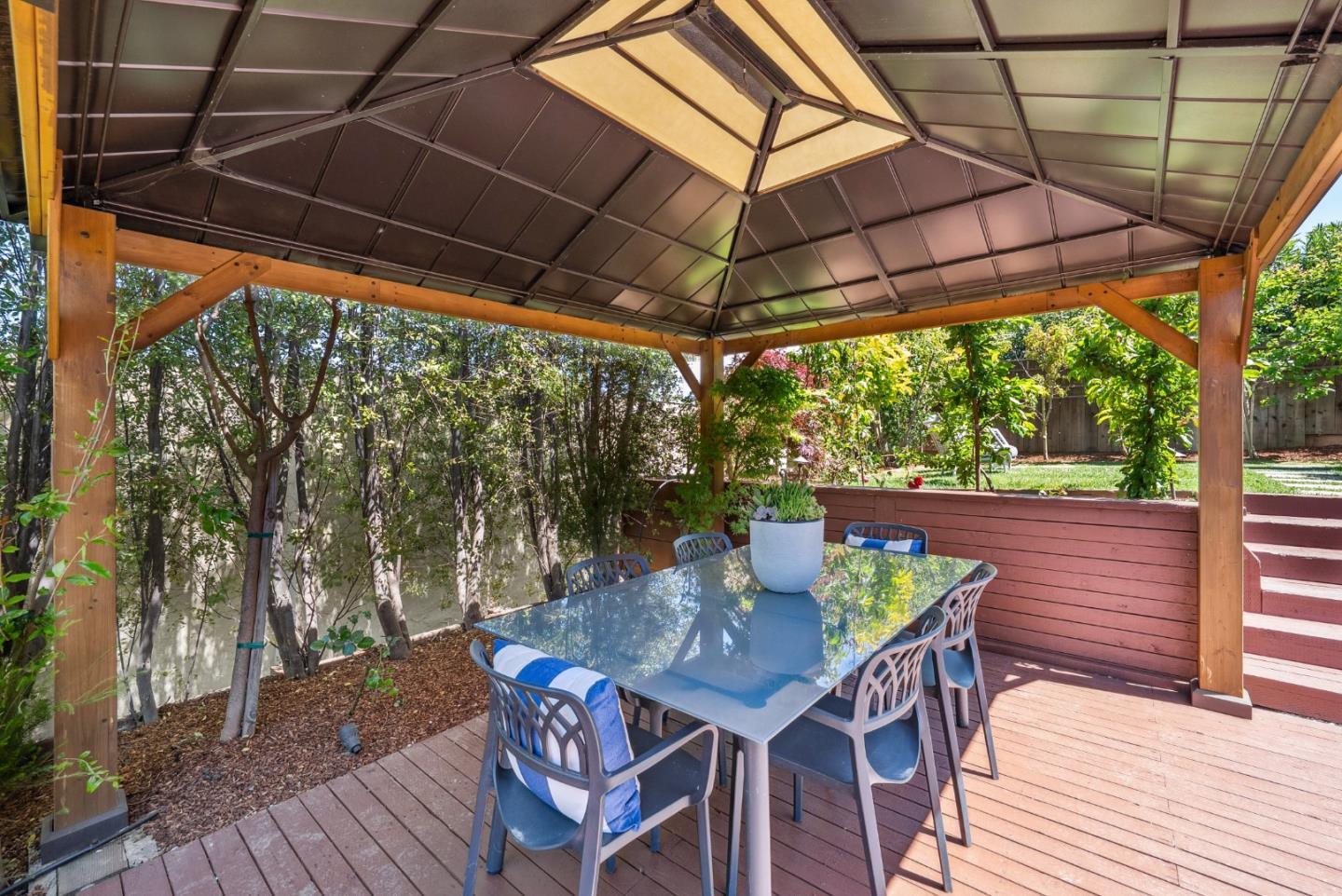 Detail Gallery Image 96 of 110 For 1 Millbrae Cir, Millbrae,  CA 94030 - 5 Beds | 4 Baths