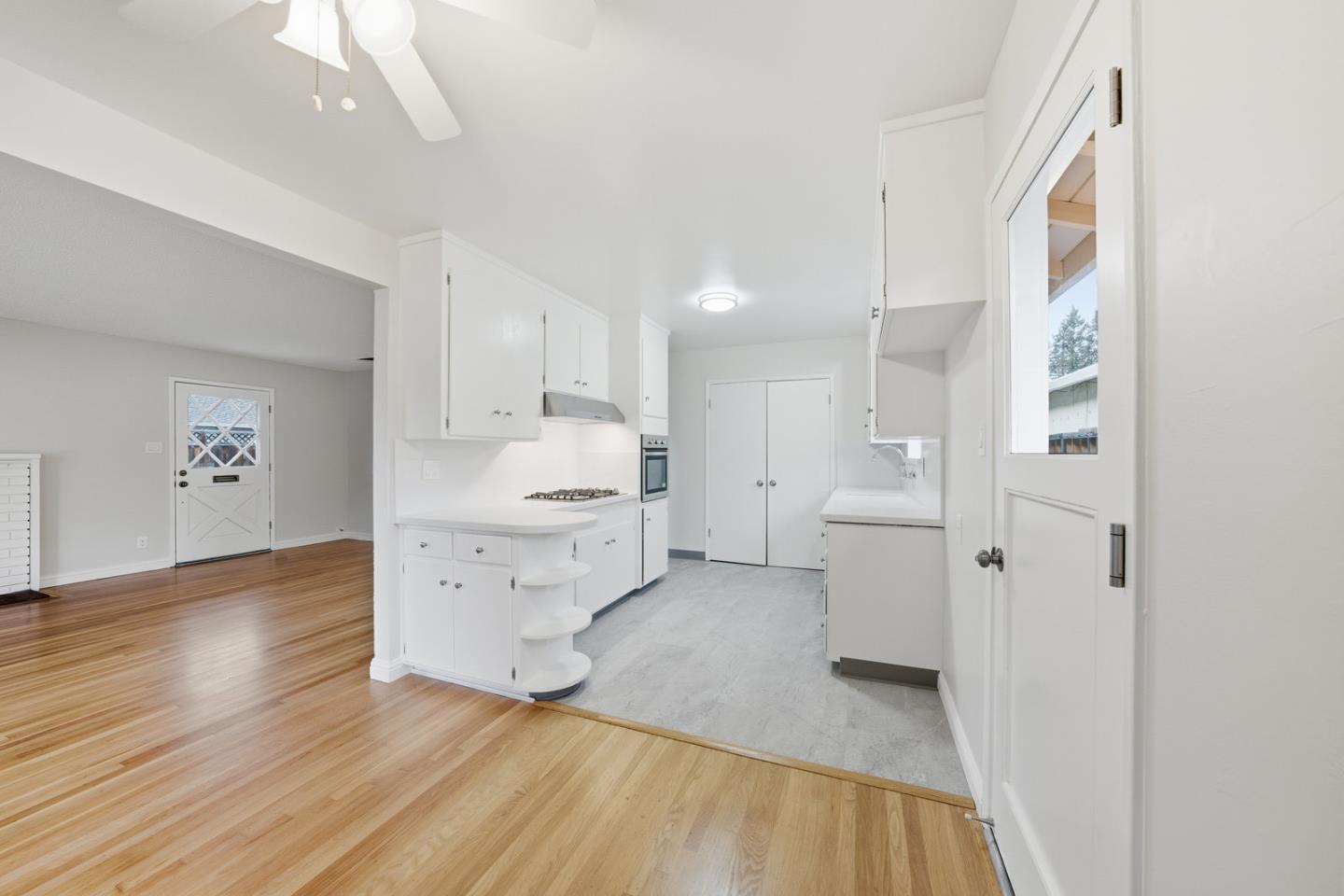 Detail Gallery Image 7 of 25 For Normandy Way, Santa Clara,  CA 95050 - – Beds | – Baths