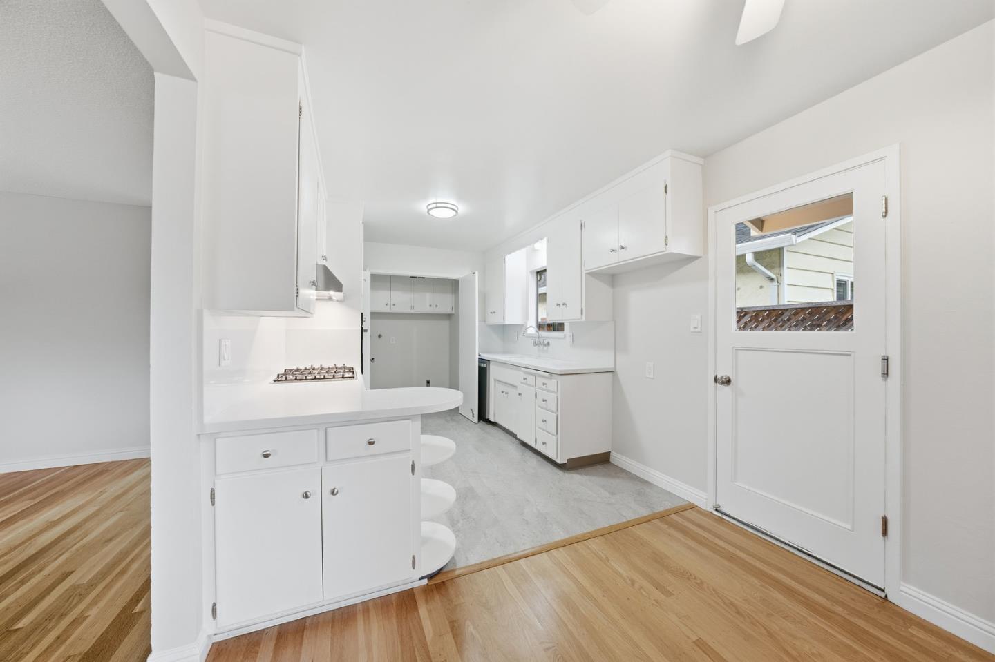 Detail Gallery Image 8 of 25 For Normandy Way, Santa Clara,  CA 95050 - – Beds | – Baths