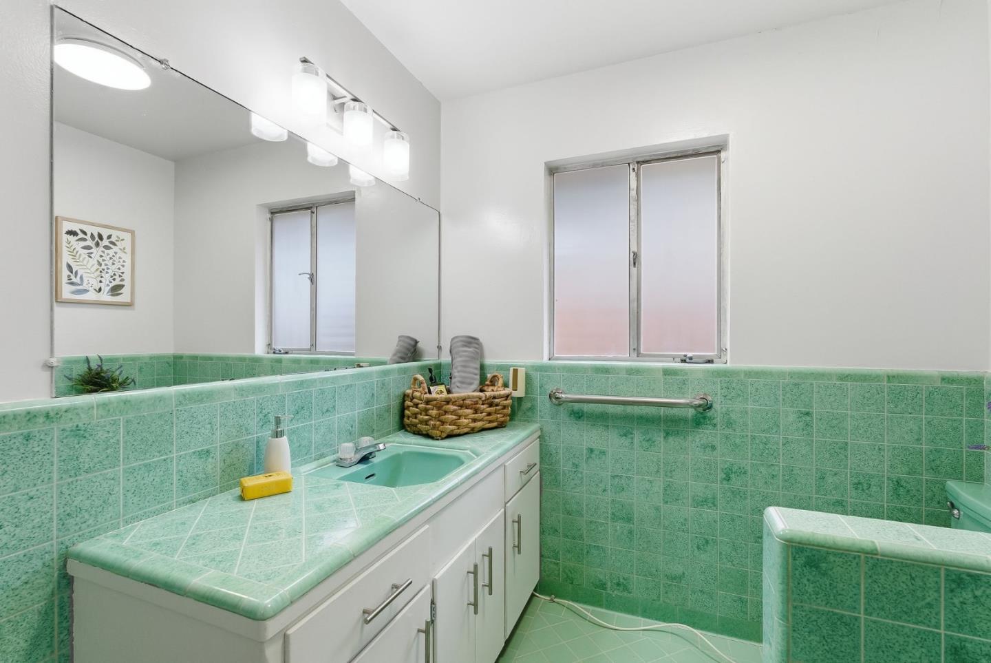 Detail Gallery Image 18 of 34 For 1978 Kobara Ln, San Jose,  CA 95124 - 3 Beds | 2 Baths