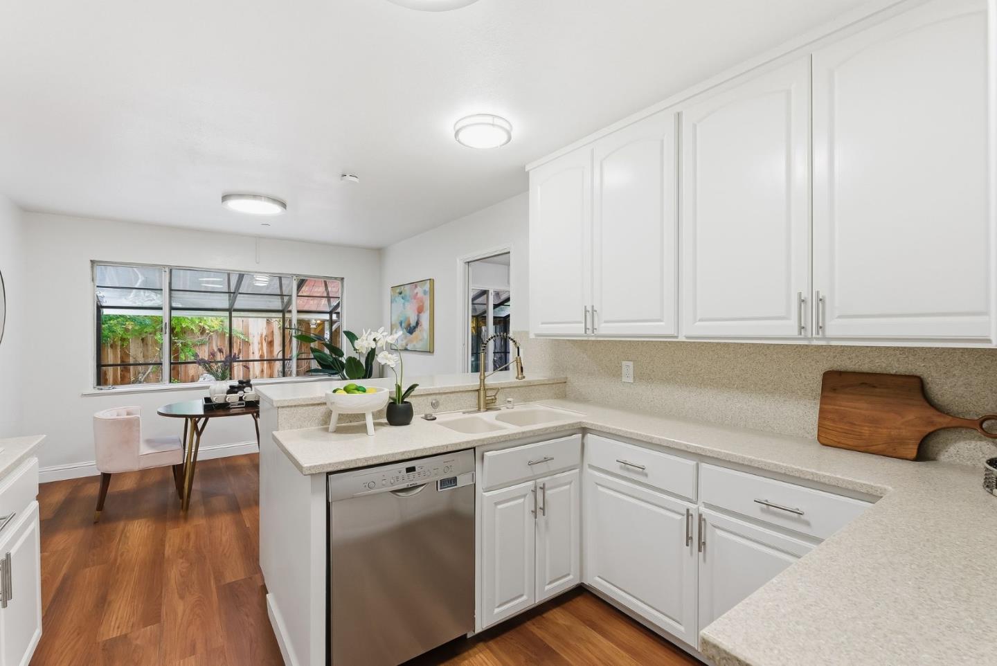 Detail Gallery Image 9 of 34 For 1978 Kobara Ln, San Jose,  CA 95124 - 3 Beds | 2 Baths