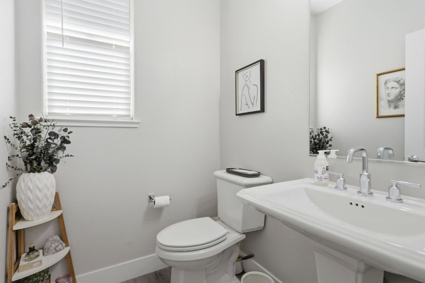 Detail Gallery Image 15 of 32 For 5740 Vibrant Loop, San Jose,  CA 95119 - 2 Beds | 2/1 Baths