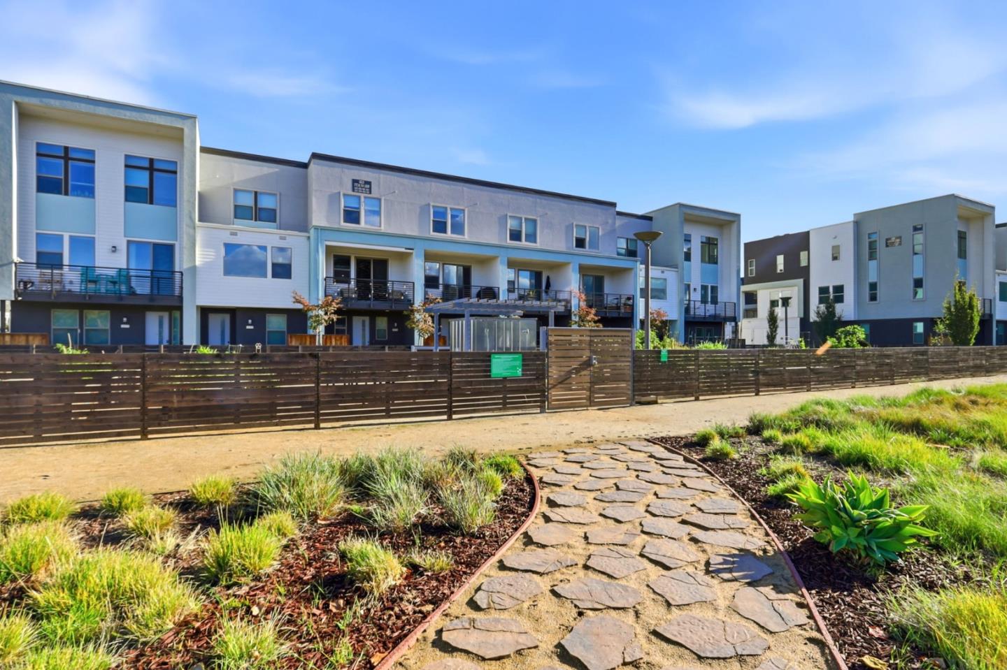 Detail Gallery Image 22 of 32 For 5740 Vibrant Loop, San Jose,  CA 95119 - 2 Beds | 2/1 Baths