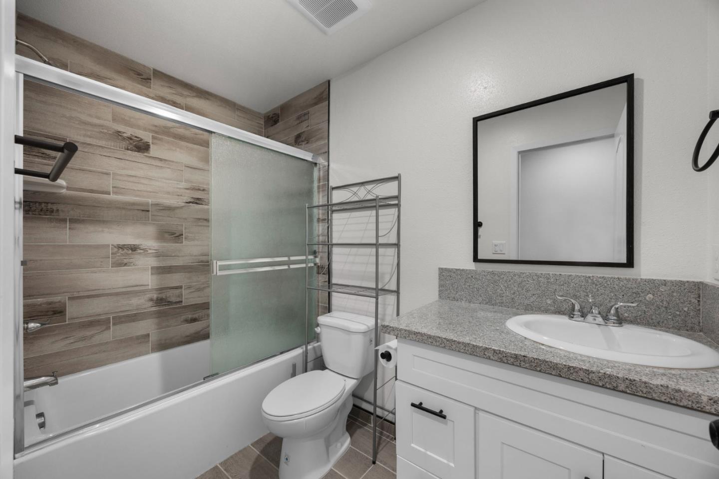 Detail Gallery Image 15 of 37 For 930 W Alameda St, Manteca,  CA 95336 - – Beds | – Baths