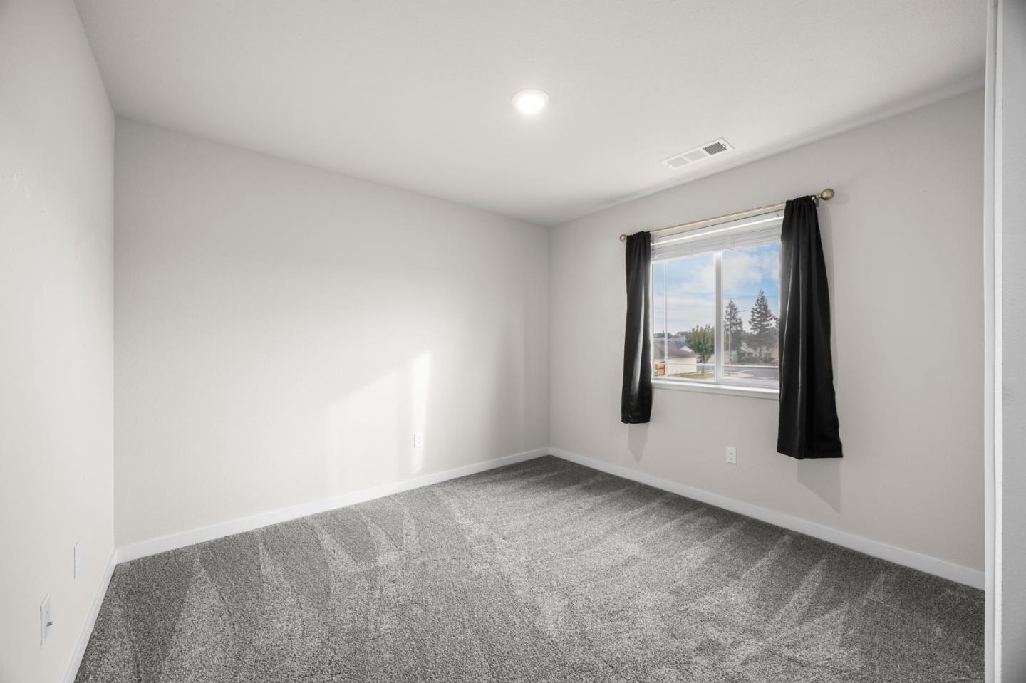 Detail Gallery Image 17 of 37 For 930 W Alameda St, Manteca,  CA 95336 - – Beds | – Baths